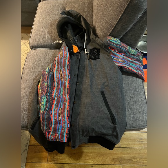 Nomis snowboard jacket - Picture 2 of 4